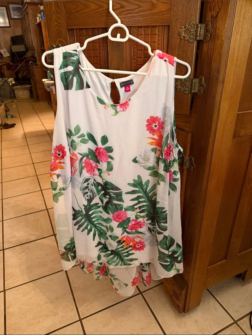 Vince Camuto White Tropical Floral Sleeveless Tunic